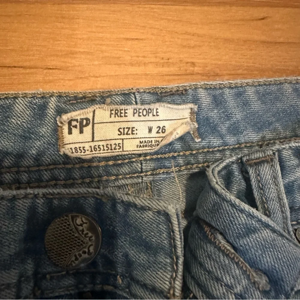 Free People Light Blue Distressed Ankle Jeans